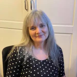 professional online IELTS tutor Lynne