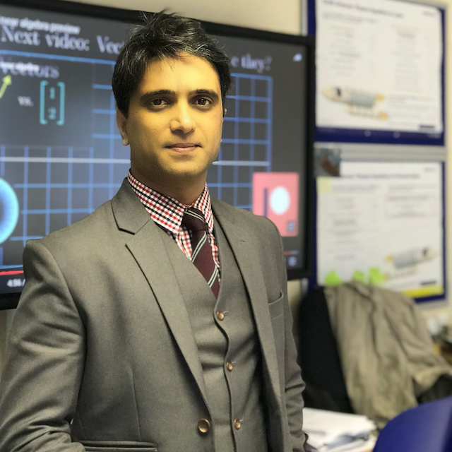 professional online Physics tutor Dhawal