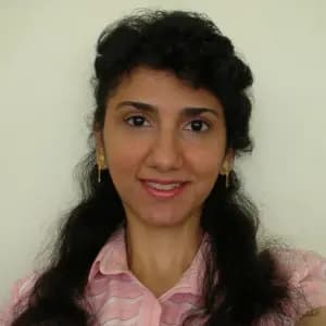 professional online 13+ tutor Wafaa