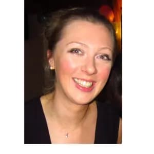 professional online Personal, social and health education tutor Gillian