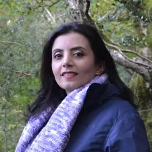 professional online Further Maths tutor Zahra