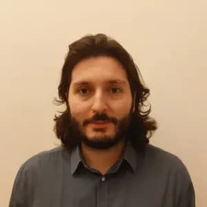 professional online Economics tutor Raphael