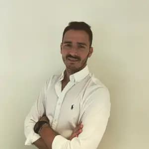 professional online Portuguese tutor Cláudio
