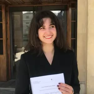 professional online French tutor Juliette