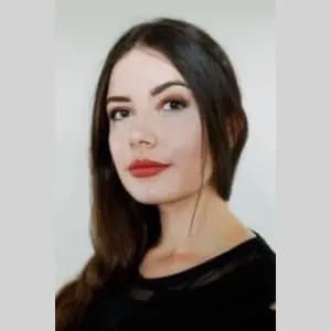 professional online Portuguese tutor Suellen